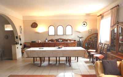 Salle à manger des Chambres d'hôtes et gîte à vendre à Peymeinade au Pays de Grasse