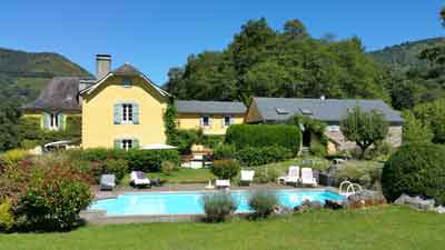piscine des Chambres d'hôtes à vendre près Oloron Sainte-Marie en Pyrénées-Atlantiques