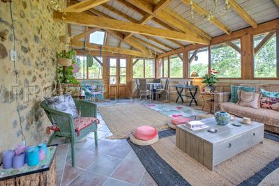 grande pièce de la maison avec Gîtes à vendre aux Eyzies De Tayac Sireuil, Dordogne