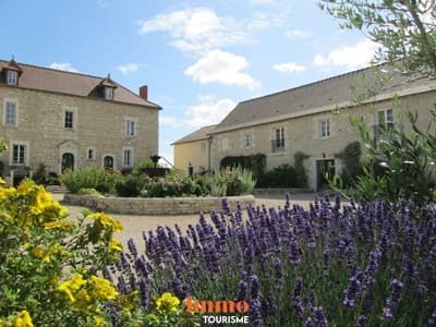 Bâtiments de la Propriété avec gîtes et réception à vendre près Châtellerault dans la Vienne