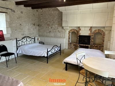 une des chambres de la Propriété avec gîtes et réception à vendre près Châtellerault dans la Vienne