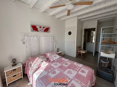 une des Chambres d'hôtes et gîtes à vendre près Libourne en Gironde