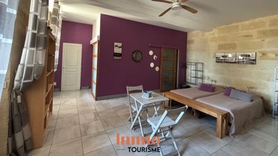 une des Chambres d'hôtes et gîtes à vendre près Libourne en Gironde