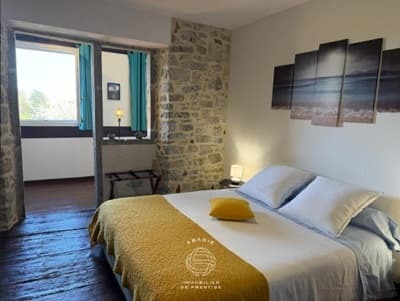 une des Chambres d'hôtes à vendre à Oloron-Sainte-Marie en Pyrénées-Atlantiques