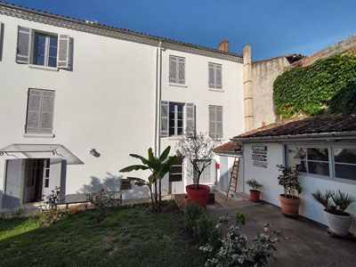 propriété avec Chambres d'hôtes à vendre à La Réole en Gironde