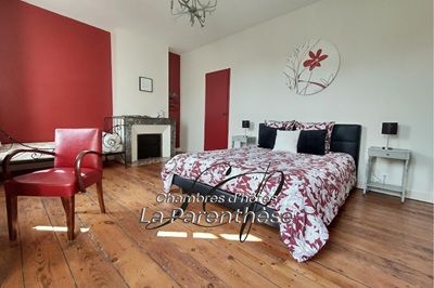 une des Chambres d'hôtes à vendre à La Réole en Gironde