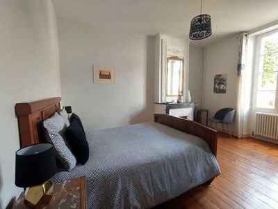 une des Chambres d'hôtes à vendre à La Réole en Gironde