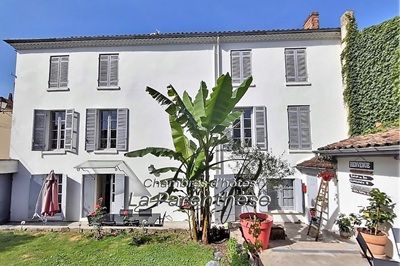 propriété avec Chambres d'hôtes à vendre à La Réole en Gironde