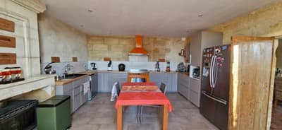 cuisine des Chambres d'hôtes et gîte à vendre à Sainte Colombe en Gironde
