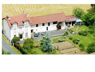 Propriété avec Chambres d'hôtes et gîtes à vendre à Arpajon sur Cère dans le Cantal