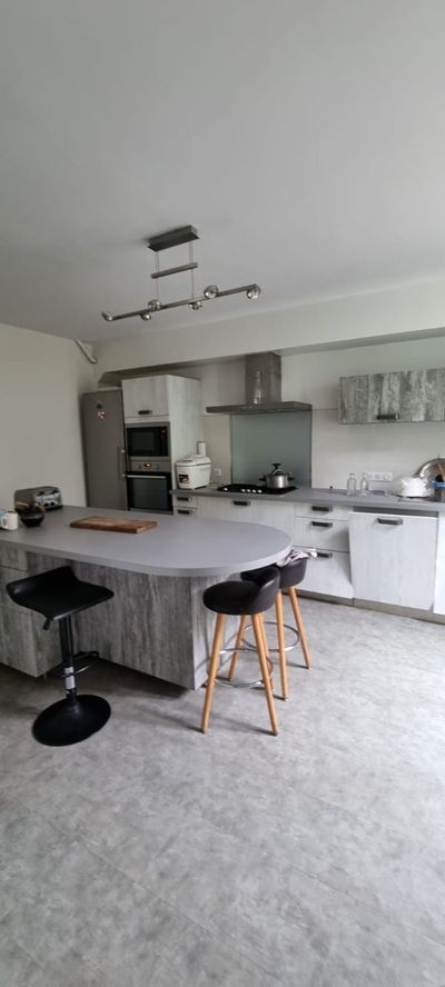 un des cuisines de la Propriété avec Chambres d'hôtes et gîtes à vendre à Arpajon sur Cère dans le Cantal