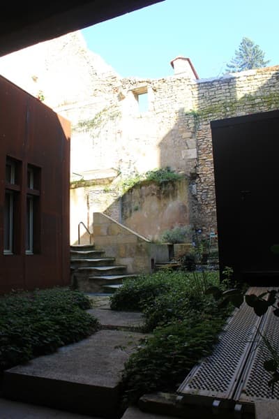 Propriété avec Bail locatif commercial à signer à la Charité sur Loire