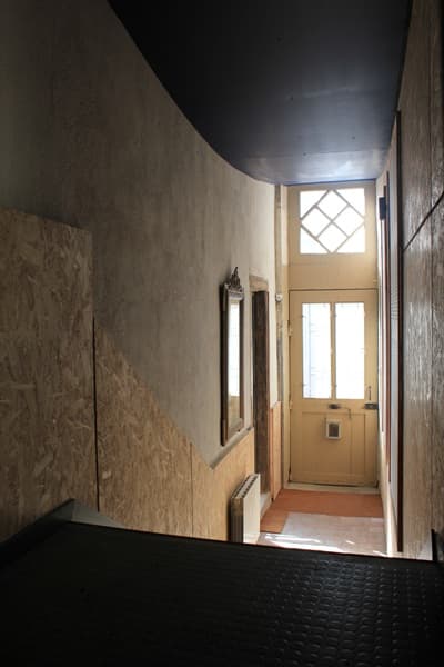 entrée de la propriété avec Bail locatif commercial à signer à la Charité sur Loire