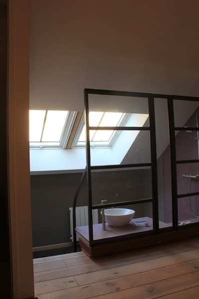 salle de douche de la propriété avec Bail locatif commercial à signer à la Charité sur Loire