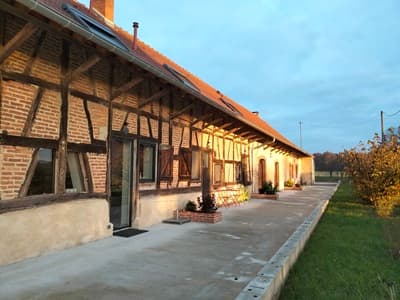 ferme breessane avec Chambres d'hôtes et gîte à vendre à Montpont-en-Bresse en Saône-et-Loire 