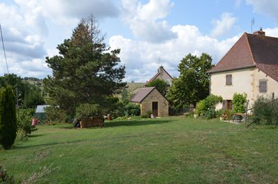 Jardin de la Propriété avec gîte à vendre à Saint Julien de Civry en Saône-et-Loire