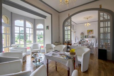 salle à manger des Chambres d'hôtes à vendre à Rohan et Morbihan