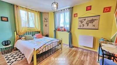 une des chambres d'hôtes de la Maison d’hôtes / gîtes à vendre à 10 min de BEAUVAL
