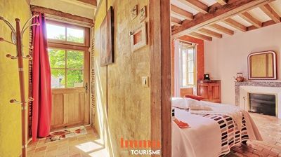 une des Chambres d’hôtes, gîte et roulotte à vendre à 5 km de Sully sur Loire