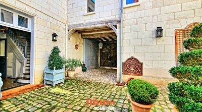 cour des Chambres d'hôtes à vendre à Loches Indre-et-Loire