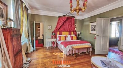 une des Chambres d'hôtes à vendre à Loches Indre-et-Loire