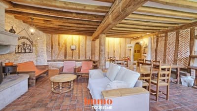 salle intérieure de la Propriété avec gîte de groupe à vendre près Sully-sur-Loire Loiret