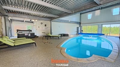 piscine intérieure des chambres d’hôtes et gîte à vendre entre Zoo de Beauval et Châteaux de la Loire