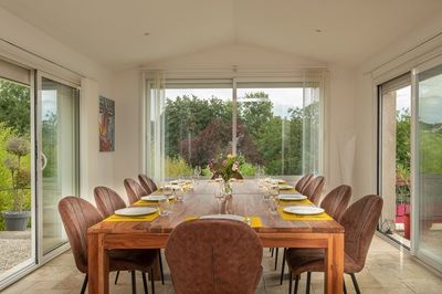 salle à manger des Chambre d’hôtes et gites à vendre à Cravant-les-Côteaux en Indre et Loire