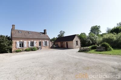 les bâtiments de la Propriété pour hébergement touristique à vendre en Sologne 