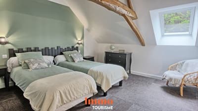 une des chambres Chambres d’hôtes et gîte à vendre à 10 min d’Amboise