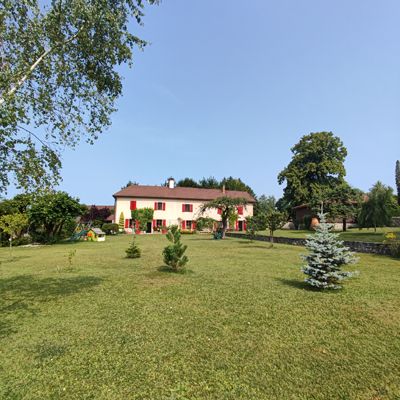 Chambres d'hôtes et gîtes à vendre entre vignobles et lacs dans le Jura