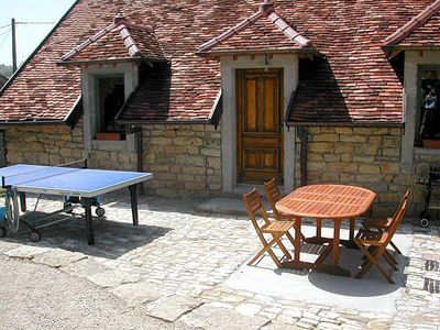 Cour de la maison avec Chambres d'hôtes à vendre entre Arbois et Poligny dans le Jura