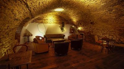 caveau des Chambres d'hôtes à vendre à Pupillin dans le Jura