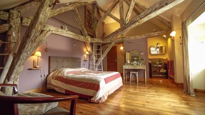 une des Chambres d'hôtes à vendre à Pupillin dans le Jura