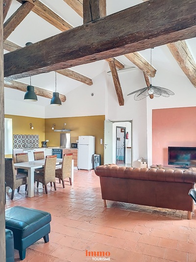 salon et salle à maner de la Propriété et gîtes à vendre à Beziers Hérault