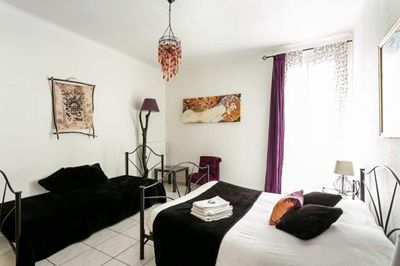 une des Chambres dhôtes à vendre à Servian Hérault