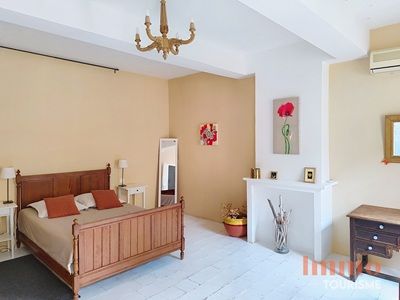 une des Chambres d’hôtes à vendre à Lézignan-Corbières Aude