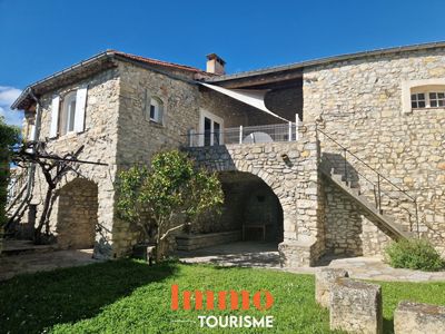 propriété avec Gîtes à vendre près Quissac dans le Gard