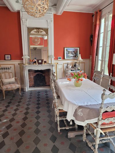 salle à manger de la Maison de Maître avec chambres d'hôtes  à vendre proche Canal du Midi et de Capestang