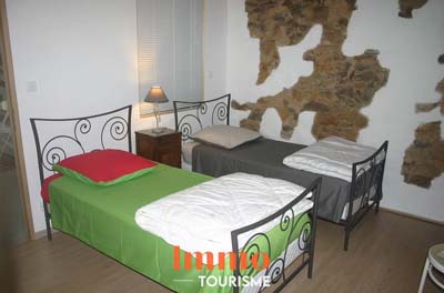 une des chambres des Gîtes et chambres d’hôtes à vendre Vallée de l'Orb