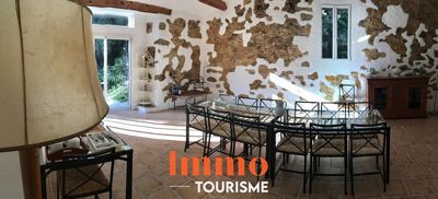 salle à manger des Gîtes et chambres d’hôtes à vendre Vallée de l'Orb