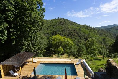 Propriété avec piscine et Chambres d'hôtes à vendre à Ventalon en Cévennes en Lozère