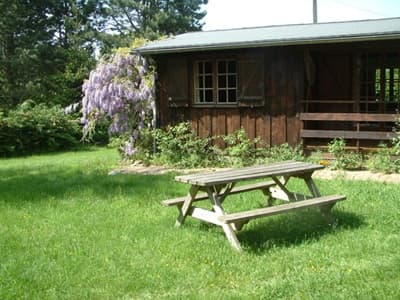 un des chalets des Gîtes et insolites à vendre près du du lac de Vassiviere en Creuse