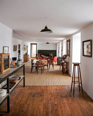 salle à manger des Chambres d'hôte et gîtes à vendre sur le plateau de l'Aubrac en Aveyron