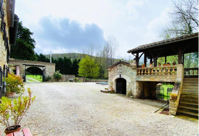 parking de la Maison à vendre à Bruniquel dans le Tarn-et-Garonne