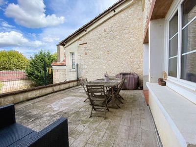 Terrasse des Chambres d'hôtes à vendre à Cologne près Auch dans le Gers