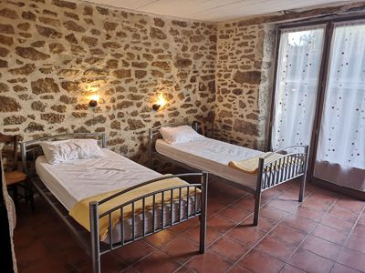 une des chambres de l'Ecogite à vendre à Decazeville en Aveyron