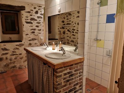 une des pièces d'eau de l'Ecogite à vendre à Decazeville en Aveyron