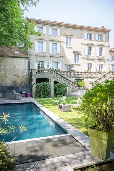 Jardin et piscine des Chambres d'hôtes et gîte à vendre à Mazamet dans le Tarn