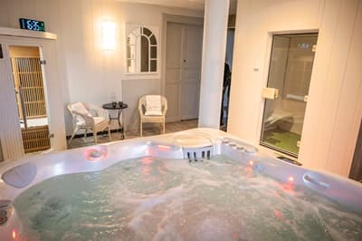 spa des Chambres d'hôtes et gîte à vendre à Mazamet dans le Tarn